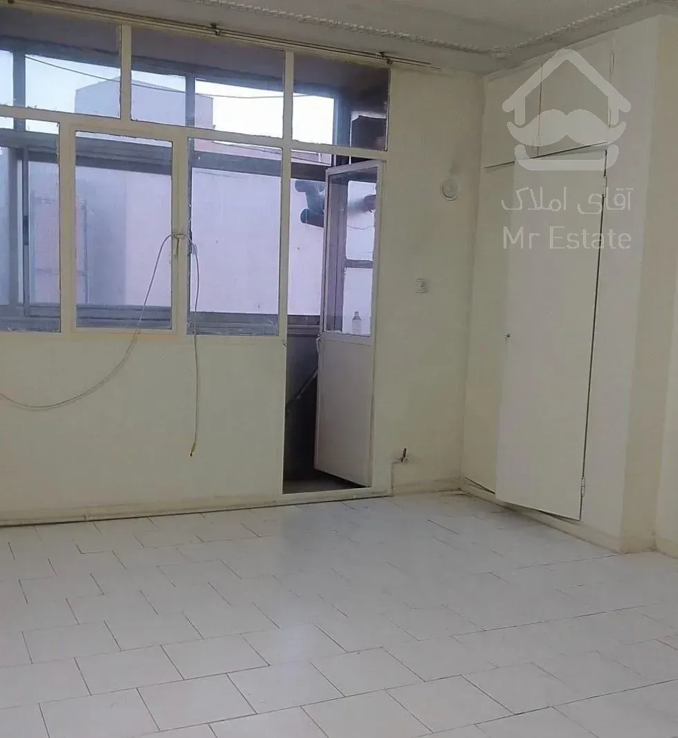 واحد ۵۵ متری /تخلیه/مجرد وخانواده(مدنی ونامجو)