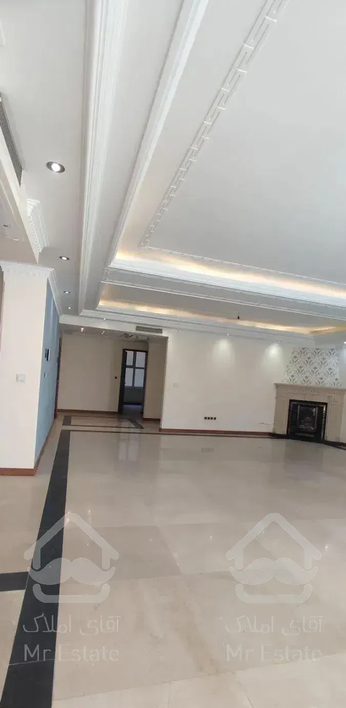 ۲۰۰ متر آپارتمان ۴ خوابه .