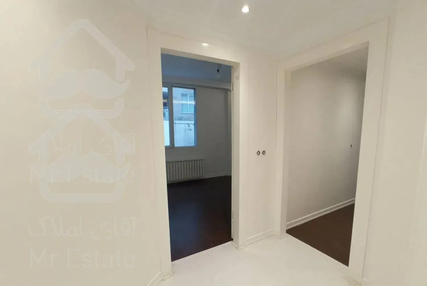 160متر+2تراس/تک واحدی بازسازی شده