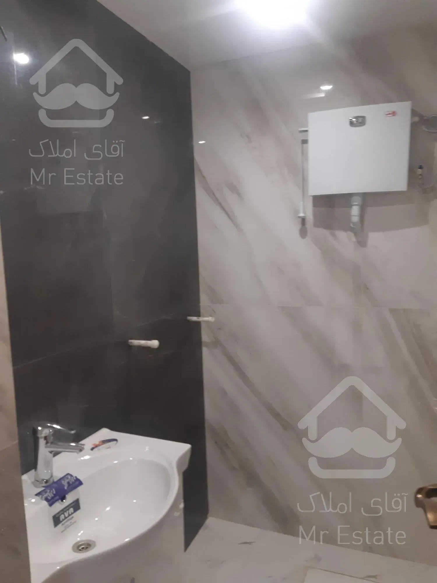 خرید آپارتمان ۱۴۳ متر ۳ خواب مهرشهر فاز۴ خ ۴۱۱ غربی