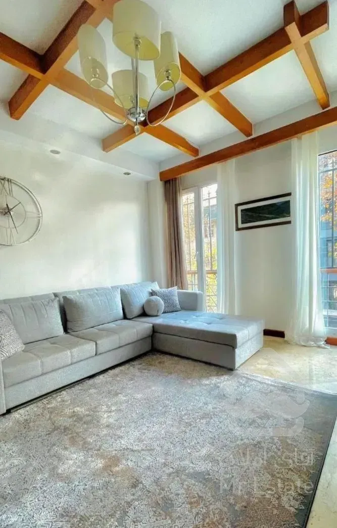 ۵۵متر/سالن پرده خور/تراورتن/رو به افتاب