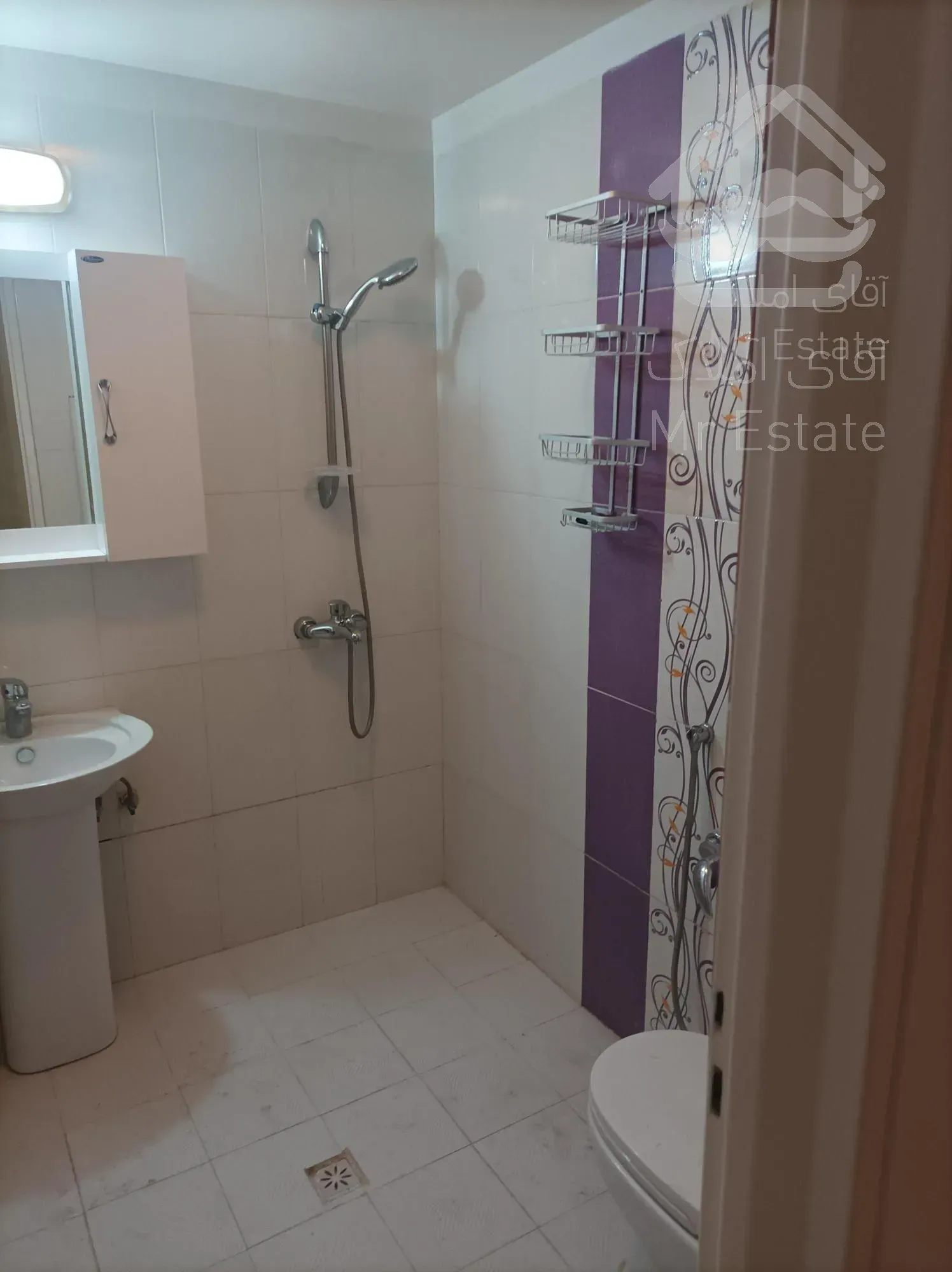 ۱۲۷متر تکواحدی۵ساله سالن نورجنوب اقبالپور