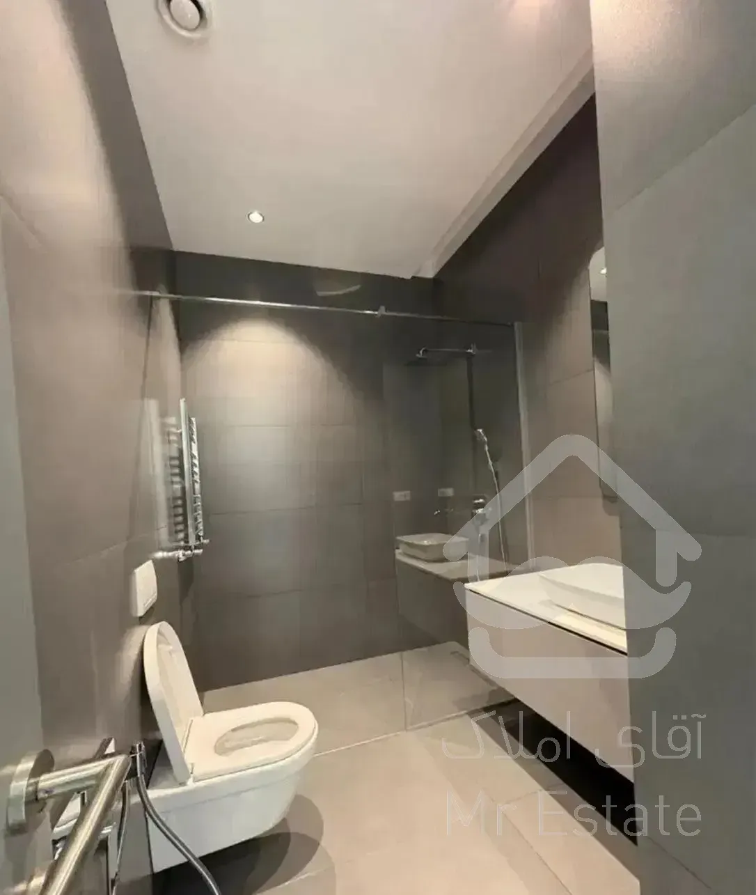 ۱۰۵ متر کلیدنخورده میدان قبا زیبا