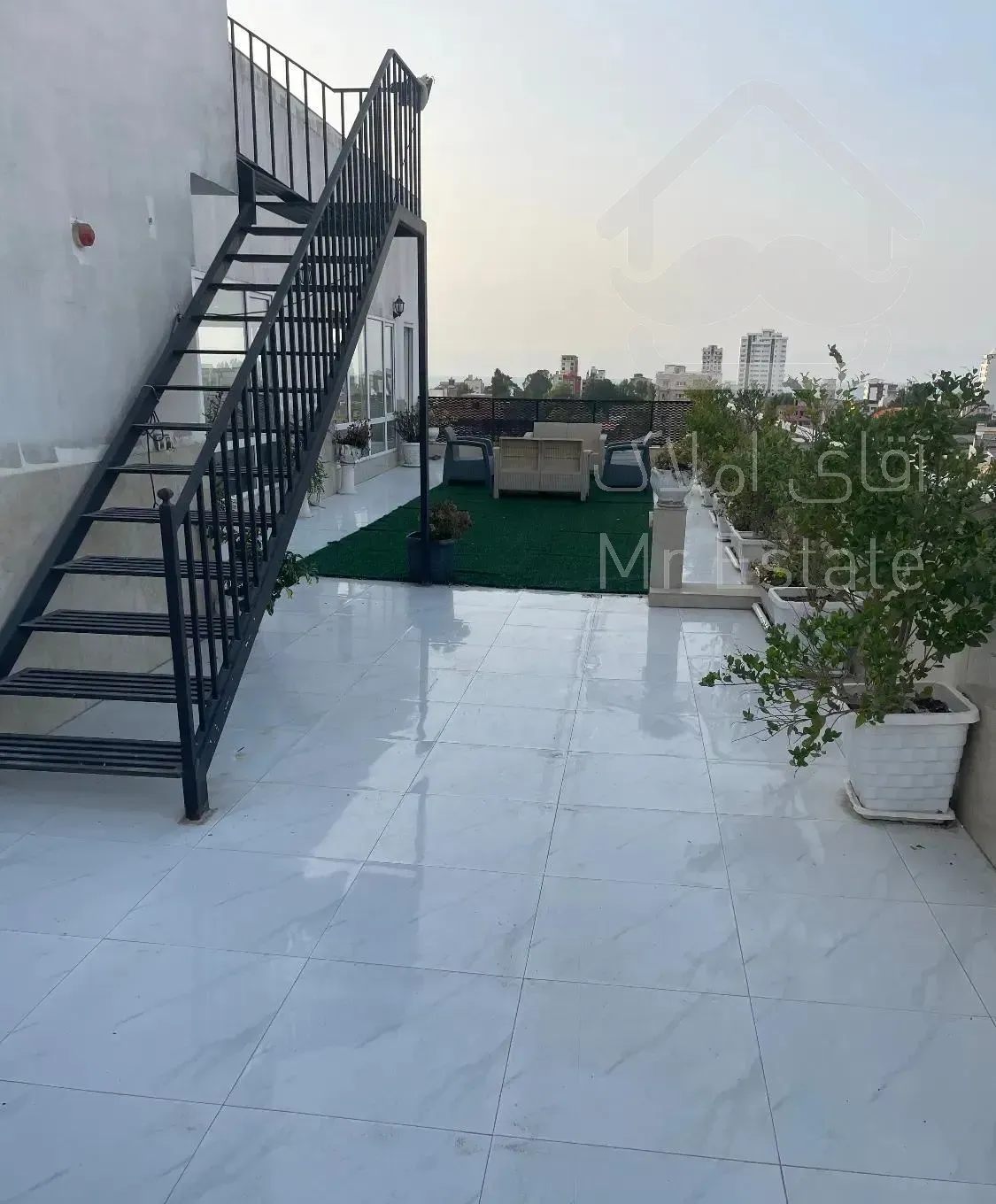 پنت هاوس ۱۱۰ متری به همراه ۲۰۰ متر حیاط خلوت