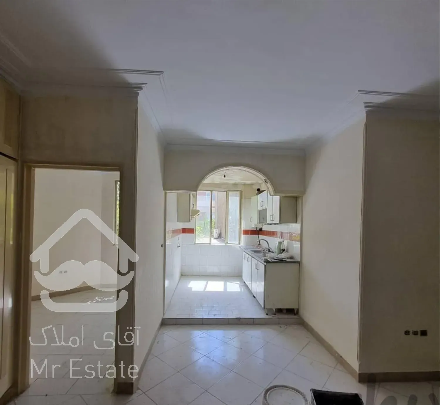 آپارتمان ۵۰ متری طبقه دو ونیم