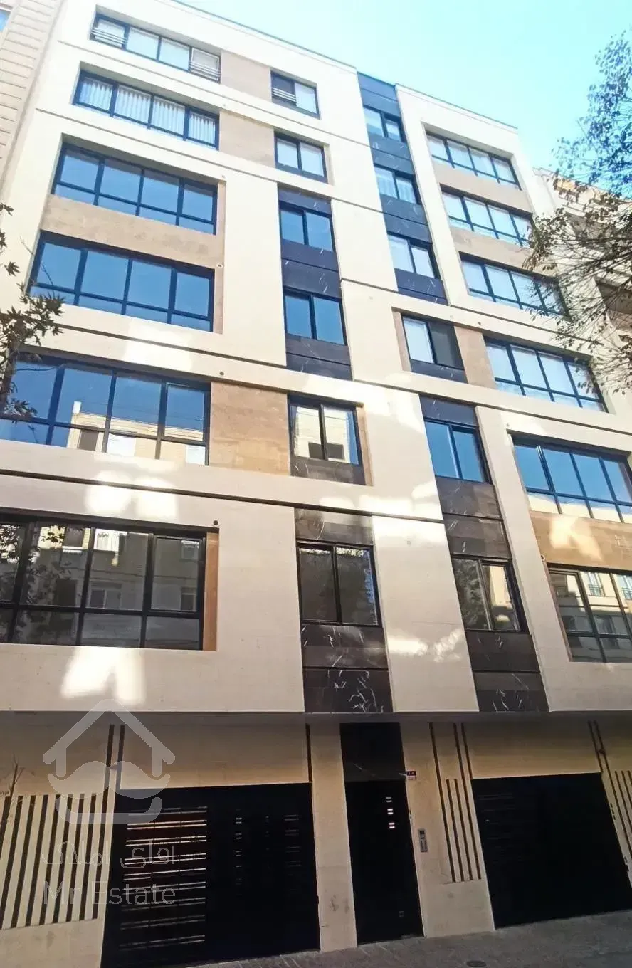 ۱۳۰ متر ۳ خوابه نوساز فول امکانات(اردیبهشت جنوبی)