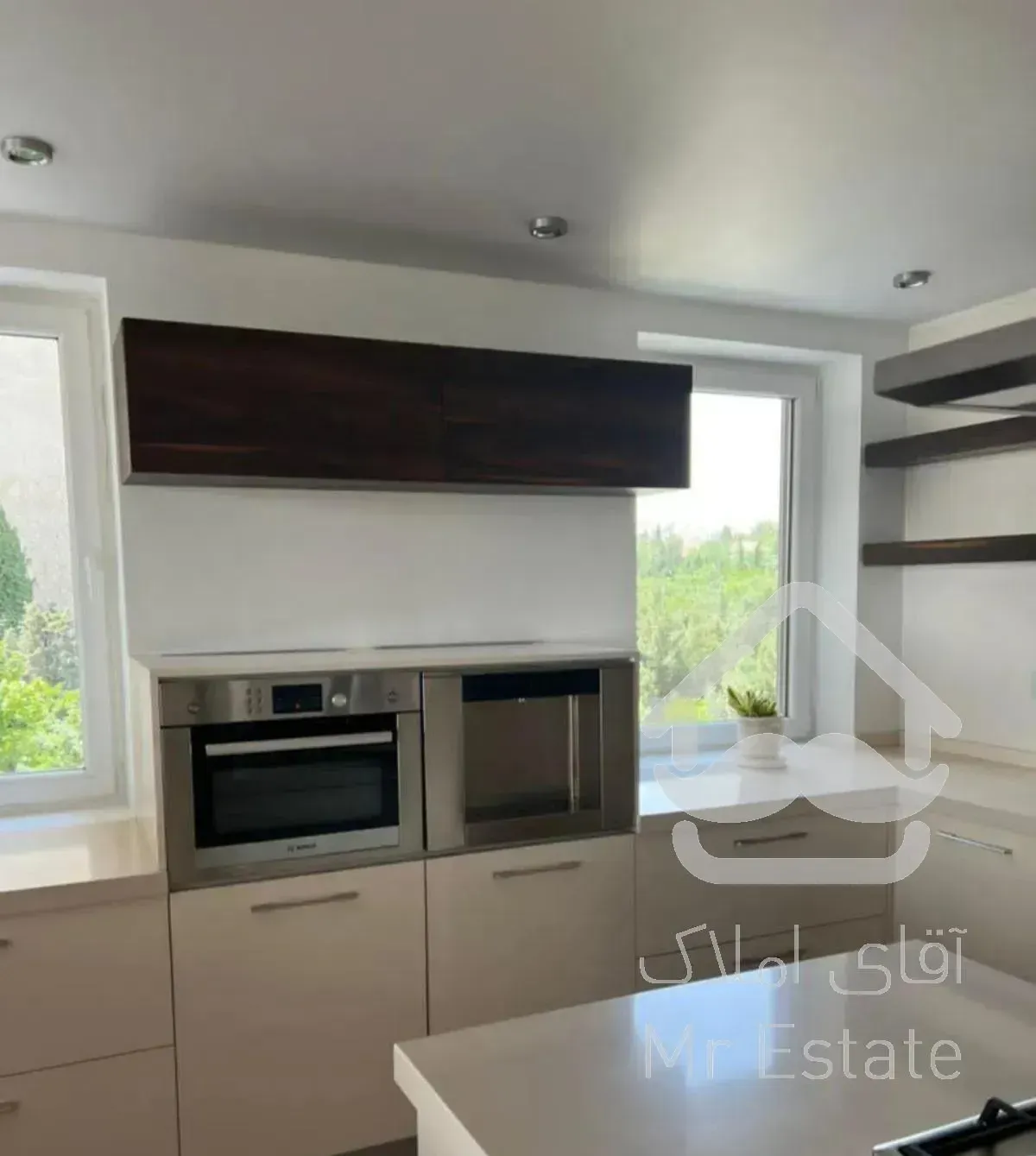 واحد ۱۳۰ متری سه خواب (عقیلی)