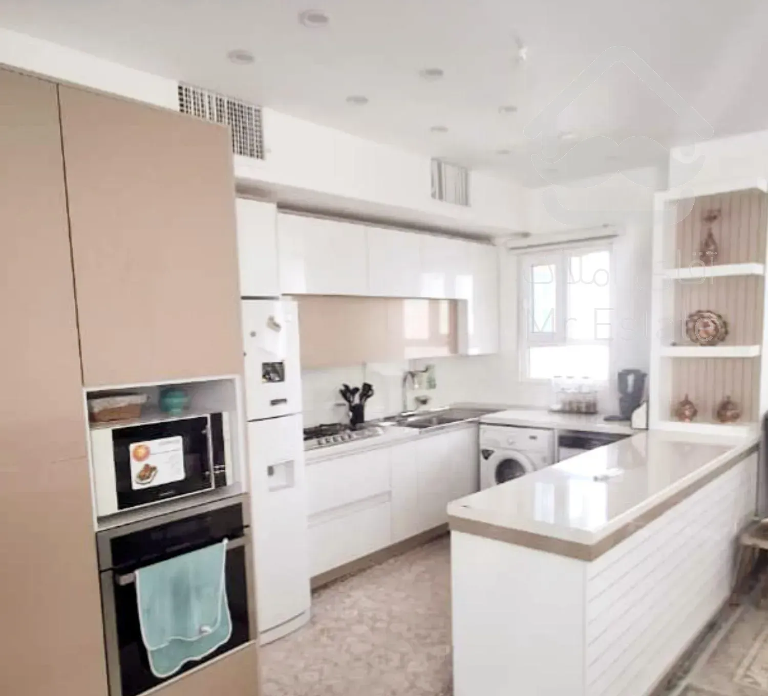 فروش و معاوضه آپارتمان مجتمع کارن (بل مدرس)