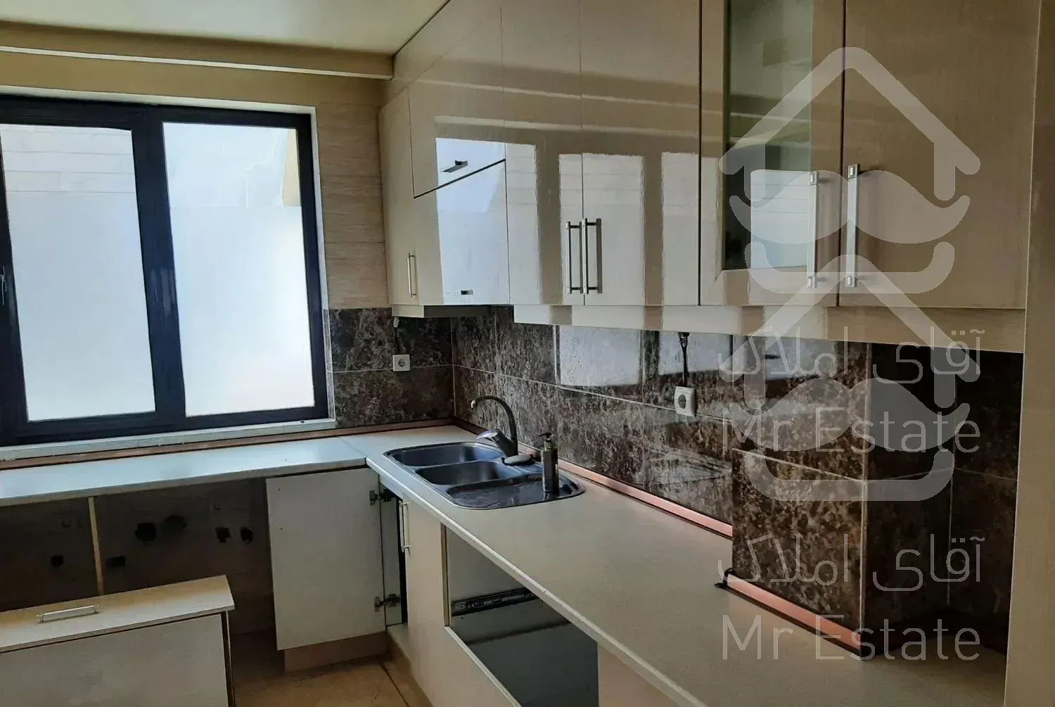 ۱۷۷متری/تک واحد/۳خواب/فول امکانات