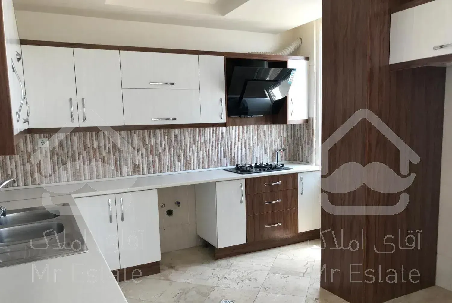 ظفر ۷۸ متر ۲ خوابه فول امکانات