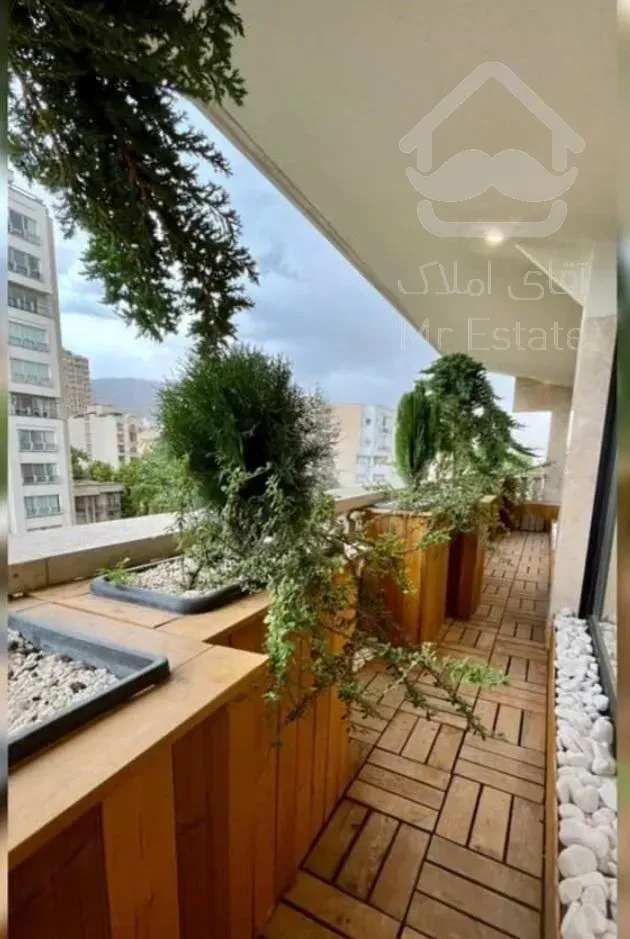 نیاوران ۴۲۰ متر ۴ خوابه چشم انداز جنوب و شمال