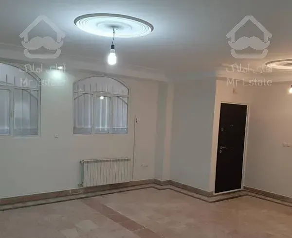 آپارتمان ۹۰متری ۲ خوابه واقع در خیابان درختی