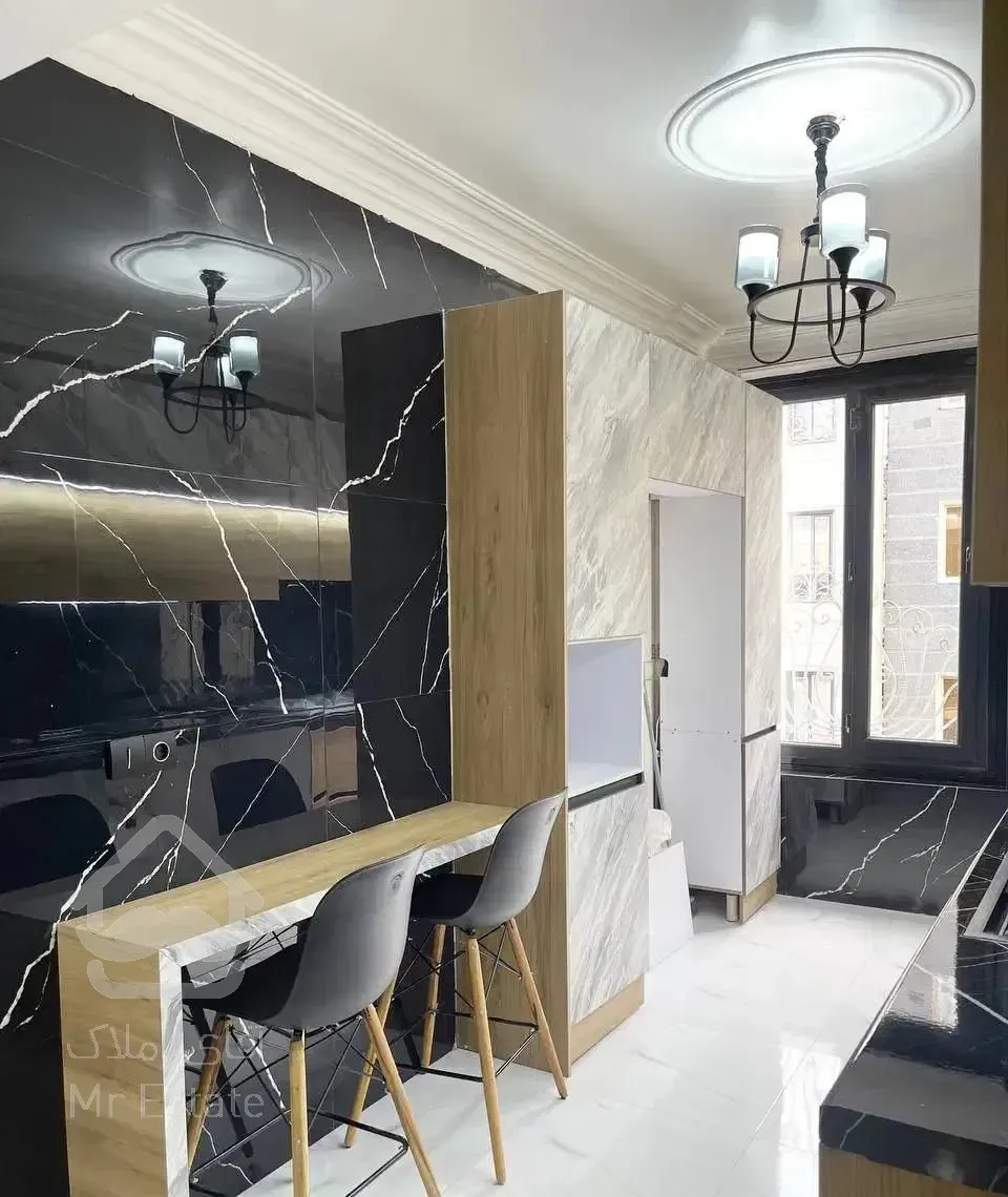 ۶۰ متر یک خواب فول/ ۱۰ ساله تراورتن/ ورزی جنوبی