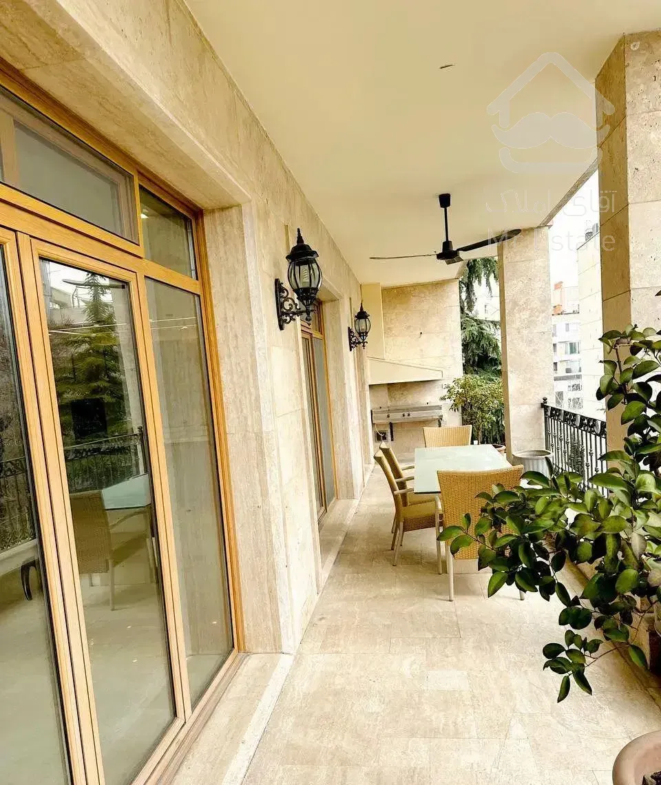 نیاززاده ۳۰۰ متر ۴ خ ۲ مستر تراس چیدمان ۲p استخر