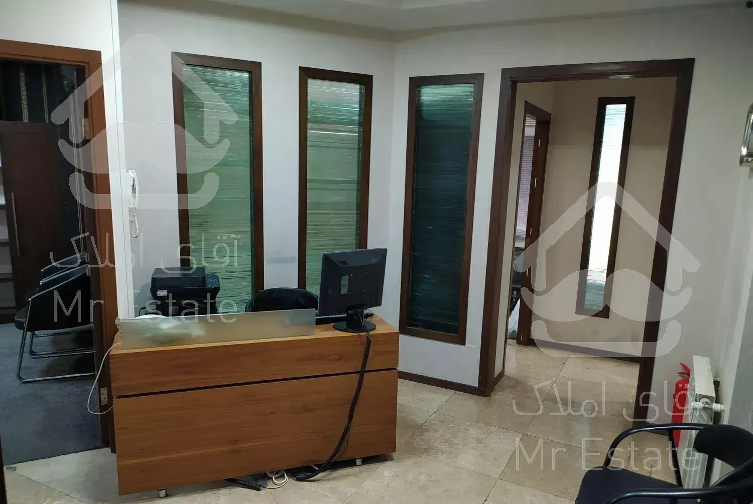 ۸۳ متر دفتر با قدرالسهم اقدسیه