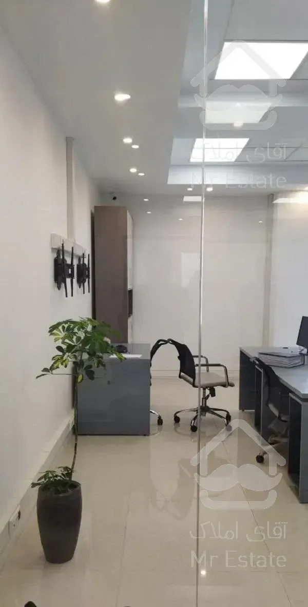 200 متر اداری جنب اتوبان حکیم فرانتیوم