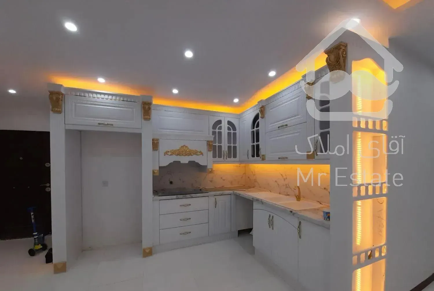 آپارتمان ۹۳متری سنددار دوم غربی شاهین ویلا