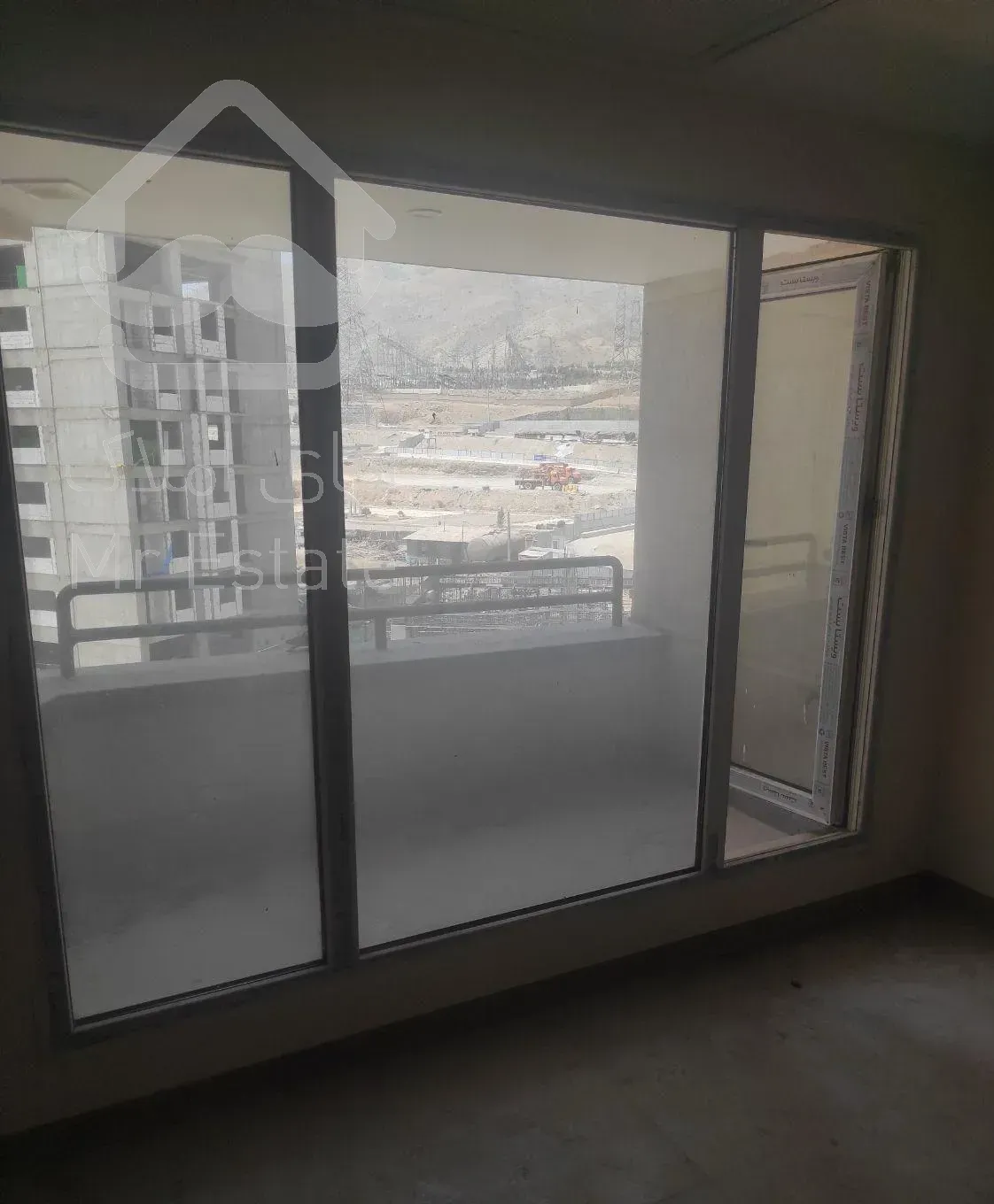 فروش اپارتمان ۱۳۰متر ۲خواب نوساز مرواریدشهر چیتگر