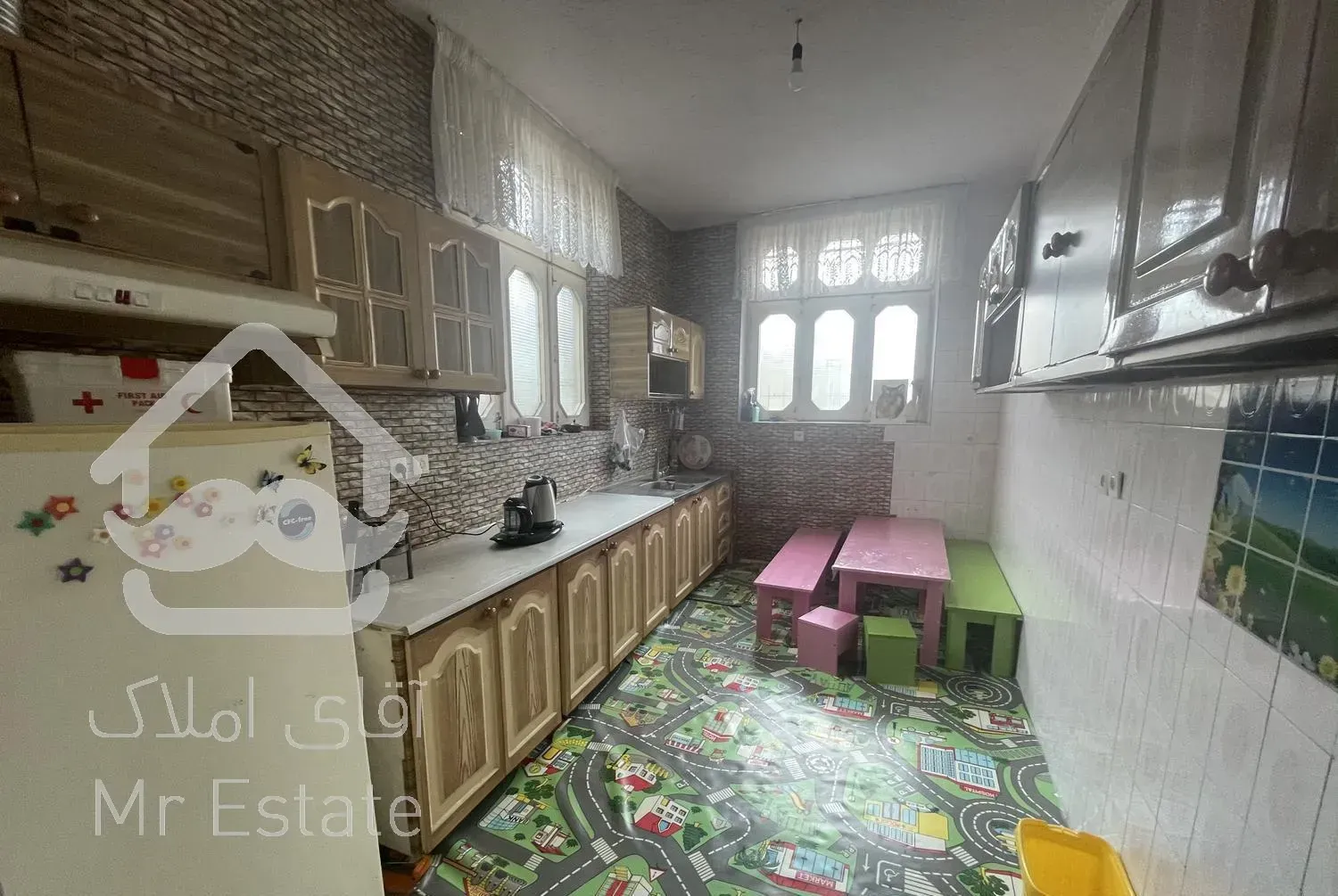 خانه اجاره ای با وسایل بازی کودک