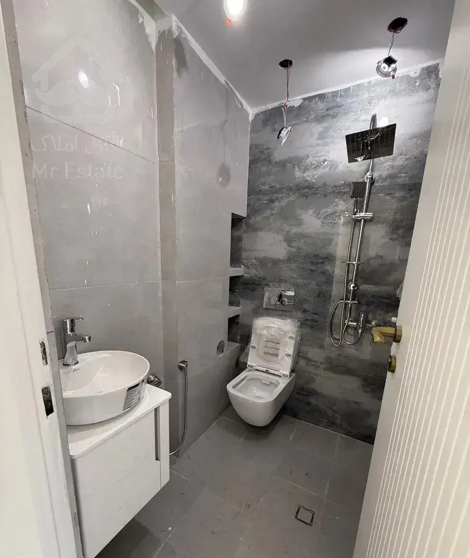 ۱۰۷ متر/ کلید نخورده/شهران/طوقانی