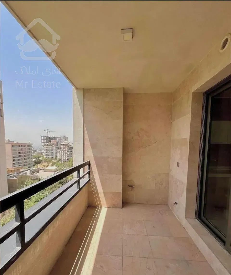 ۱۲۰ متر ولـنـجـک (روف گاردن)    (تراس قابل چیدمان)