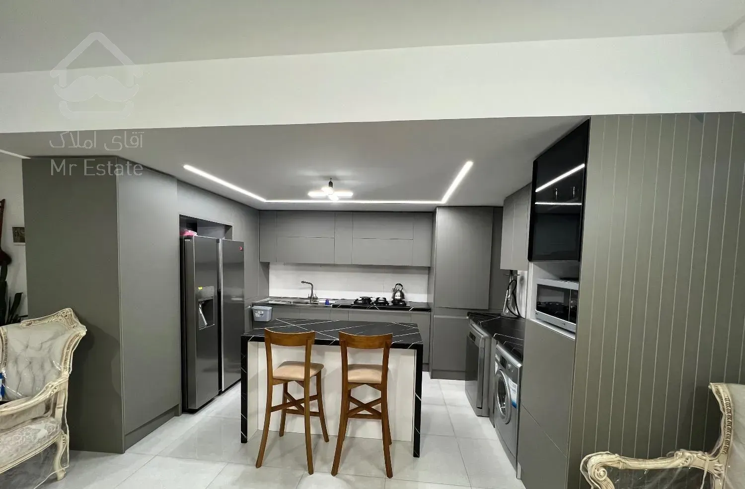 آپارتمان تک واحدی ۳خواب لوکس بدون واسطه