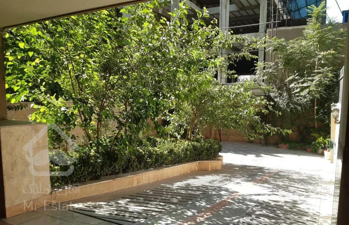 ۹۸ متر** سالن پرده خور** نور سراسری