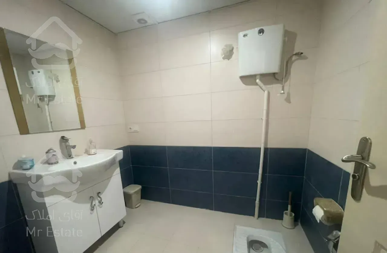 ۸۰ متری  در برج با ویوی دریاچه