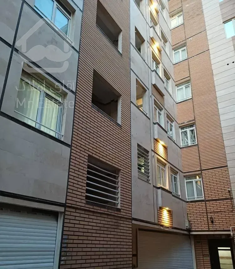 70متر در بنایی زیبا و مدرن