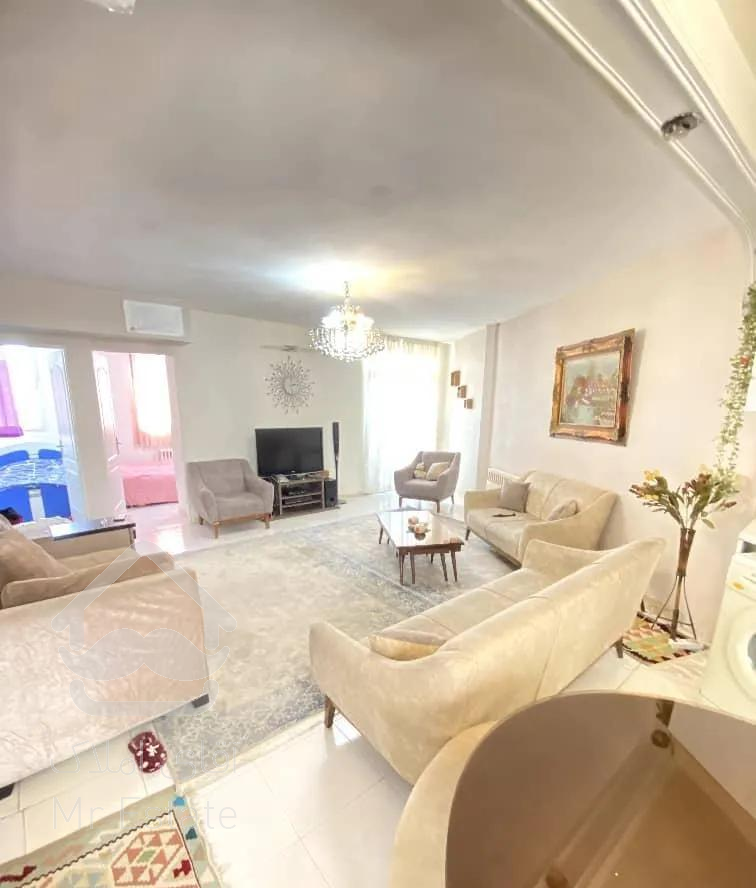 ۸۳ متر سالن پرده خور سرمایه گذاری