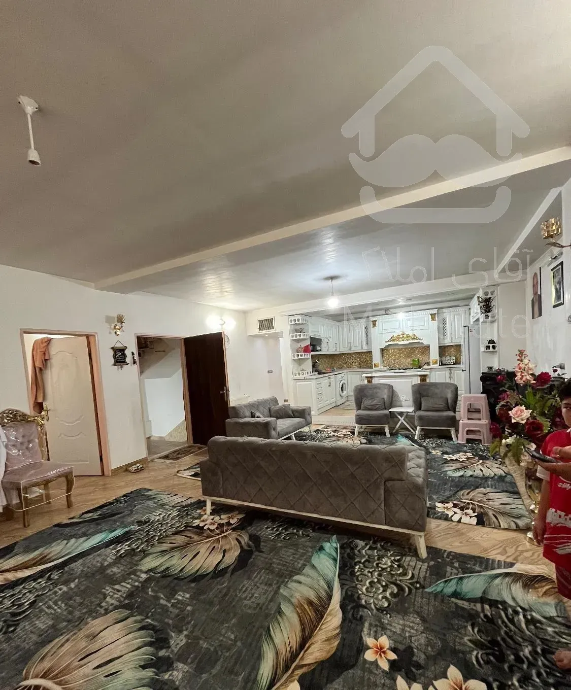 آپارتمان ۱۴۲ متری /شهرک فجر/خانم تاجیک