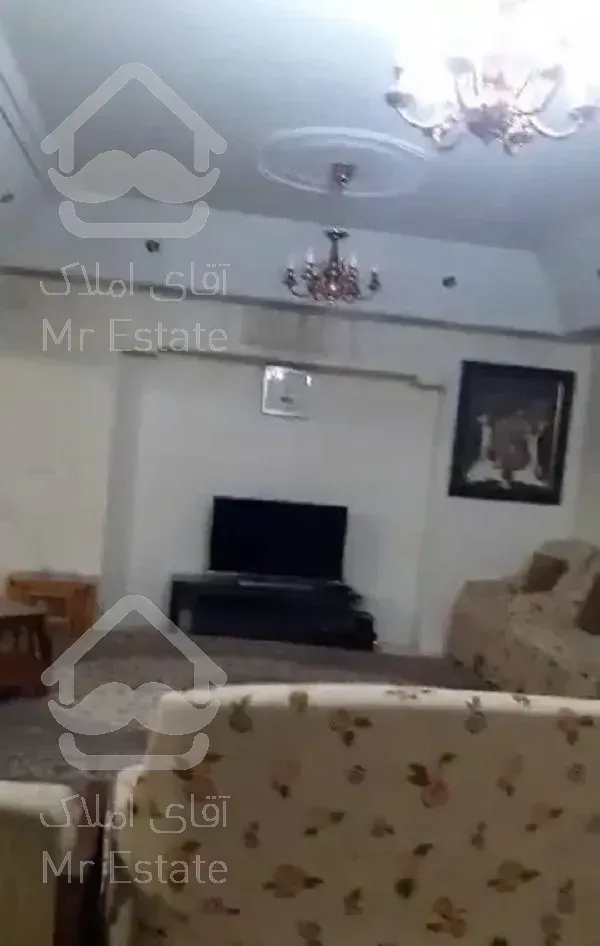 همکف شمالی- حدود 180متر- 3 خوابه