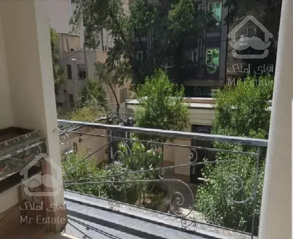 آپارتمان ۱۸۰ متر سه خوابه