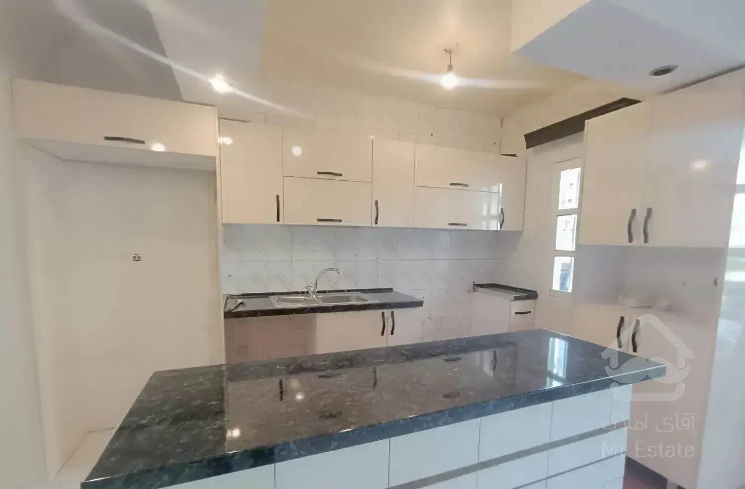 ۵۵ متر(فقط زوج رسمی کارمند) با پارکینگ انباری ط ۱