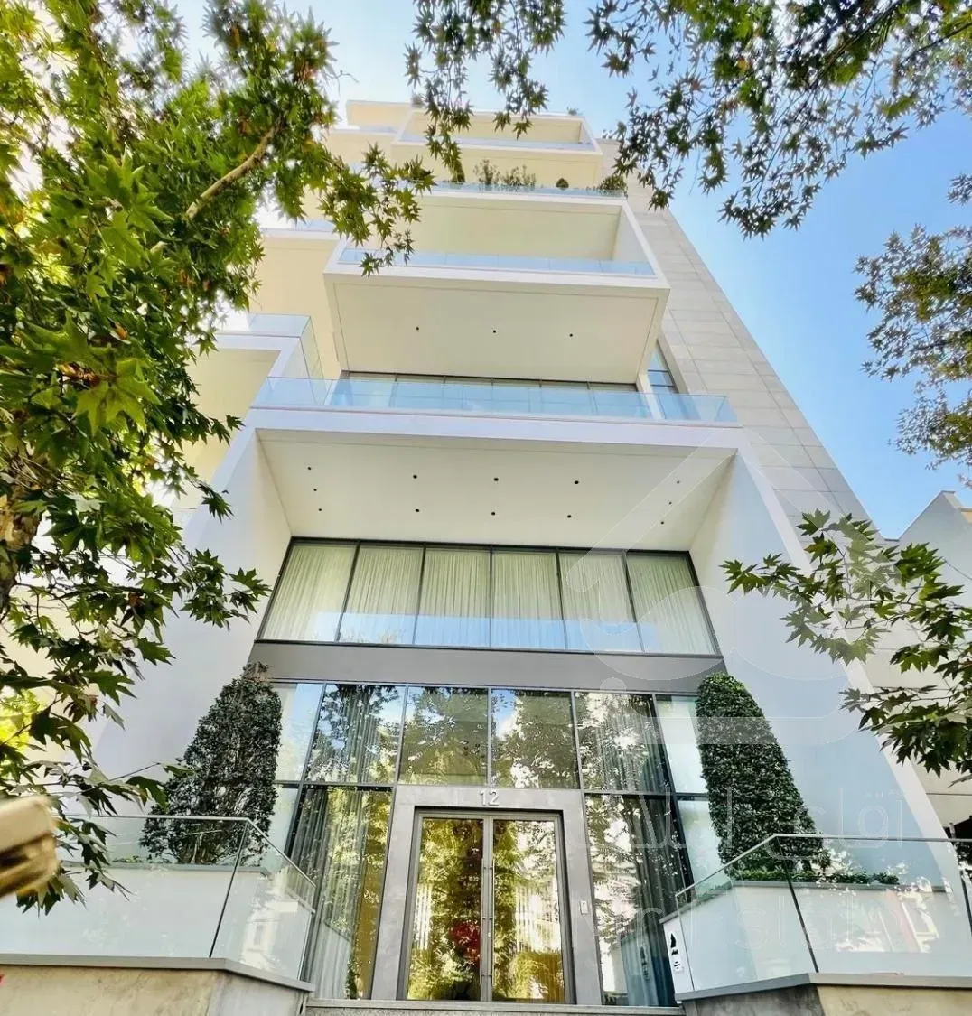 ۱۲۰مترمحصوردردرختان شمیران/ارشیتکت علی موسی پناه