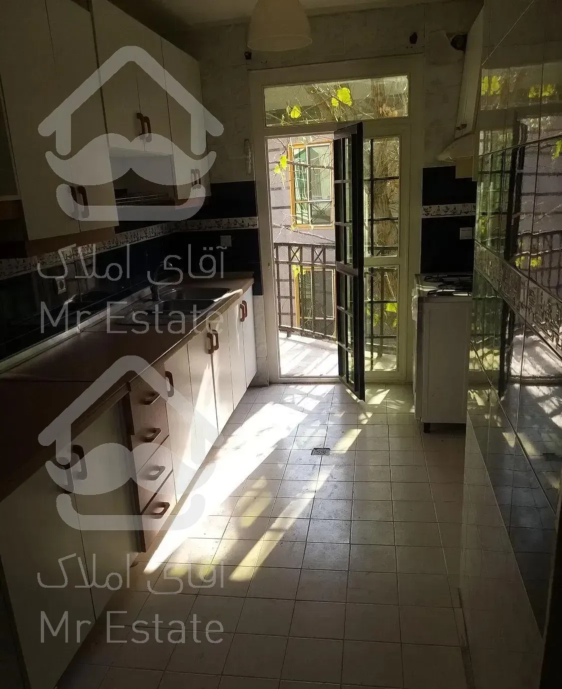 واحد۹۵متری خوش نقشه نزدیک به دانشگاه