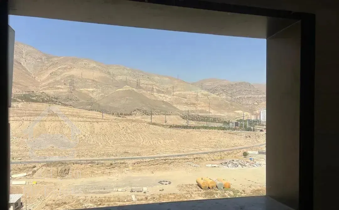 فروش102متری ویوابدی کوه /ردیف اول خرازی/تخلیه