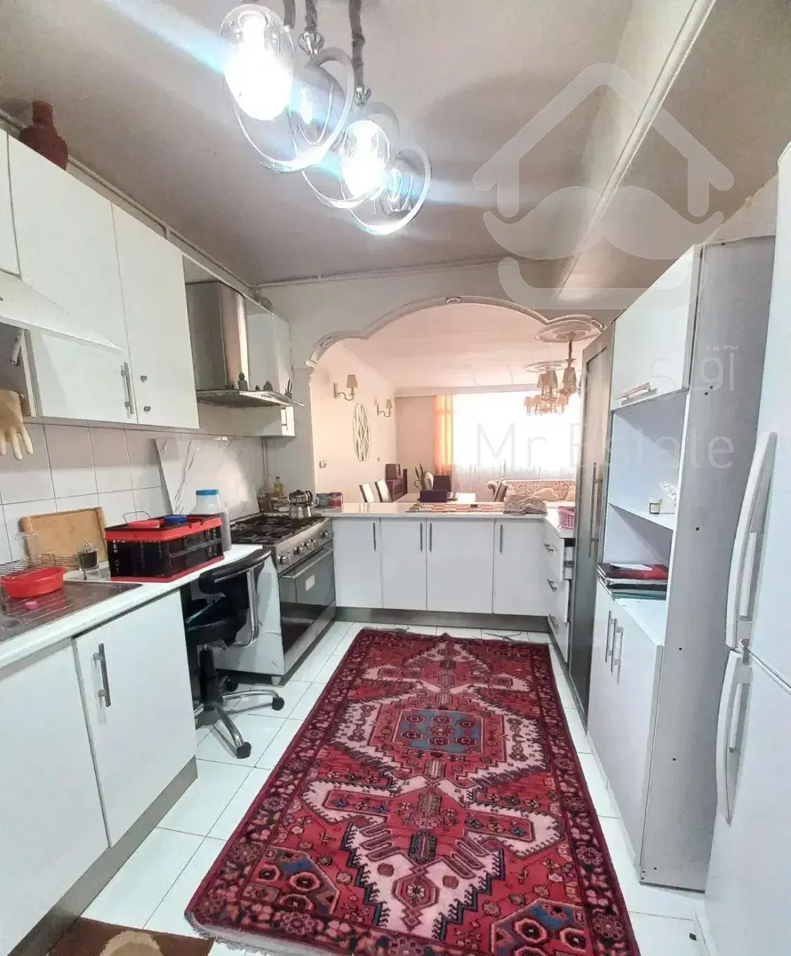 ۱۲۳‌متر طبقه اول فلکه اول صادقیه