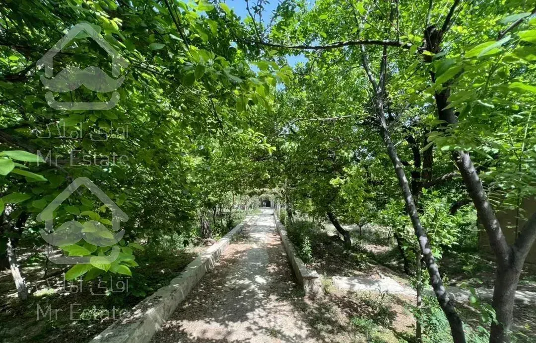 باغ ۲۱۰۰ متری با بنای ۵۰۰ متری