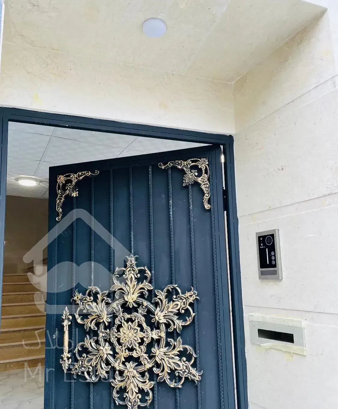 رهن آپارتمان تک واحدی ۱۱۰ متری در تختی