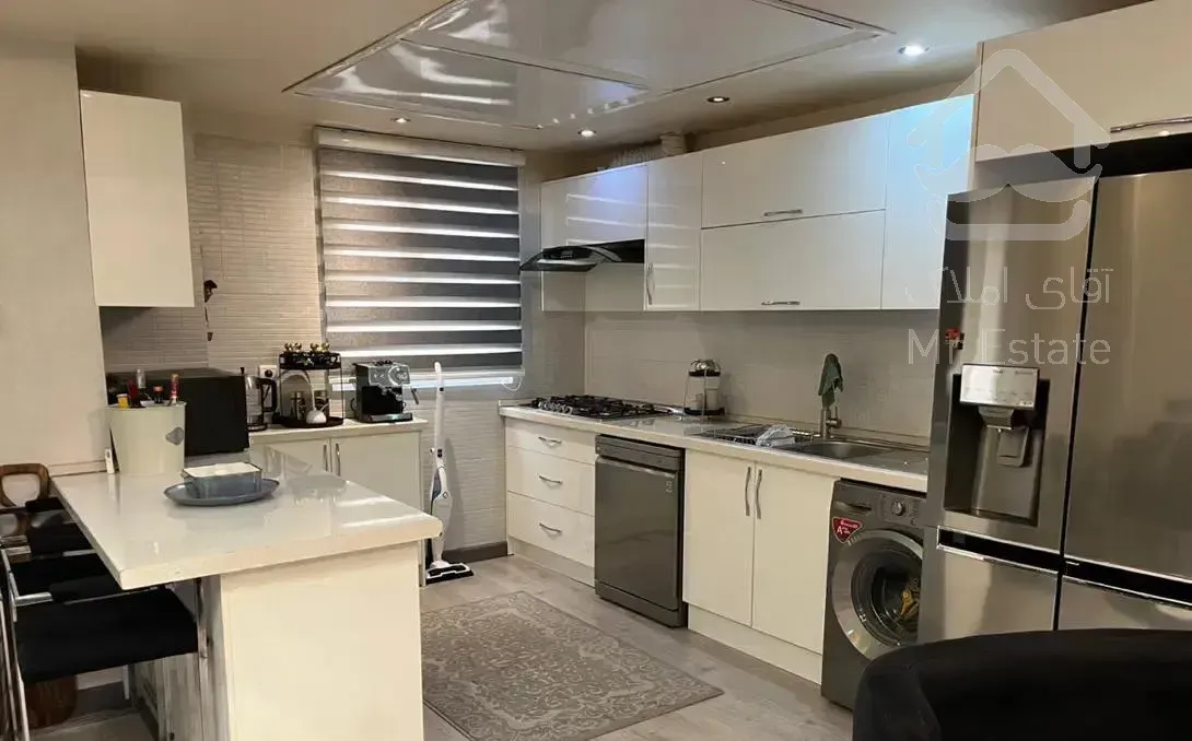 ۶۱ متری خوش نقشه فول امکانات غرق نور