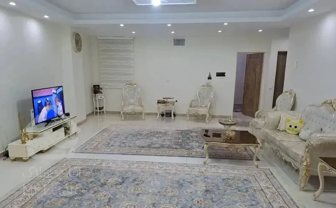 ۹۰متری/آپارتمان/تاپ لوکیشن/خرید و فروش