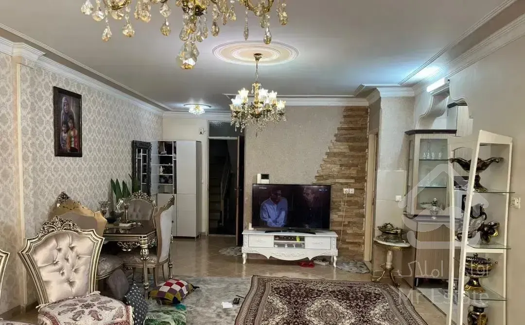 ۸۵ متر ۲ خواب رو به آفتاب طبقه اول با پارکینگ