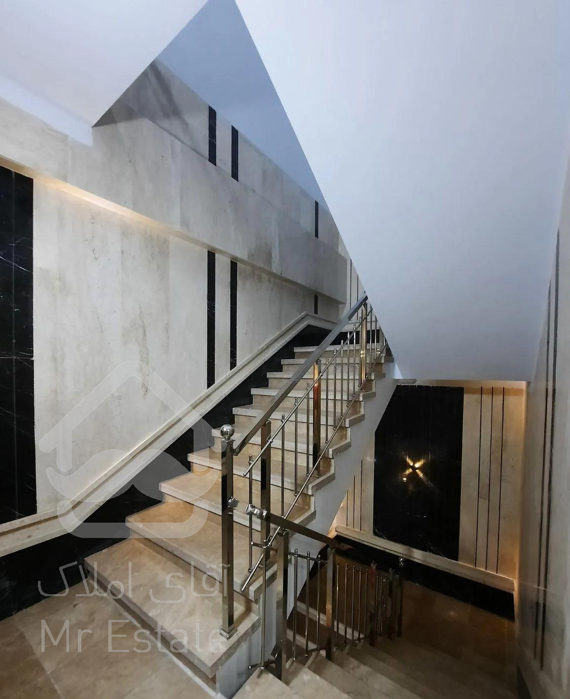 آپارتمان ۹۹متر/نوساز/فلکه اول تهرانپارس