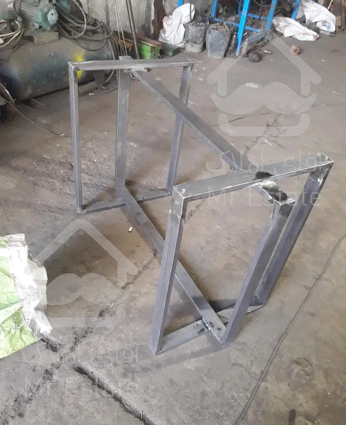 کارگاه آهنگری و ساخت انواع سازه های فلری ندائی