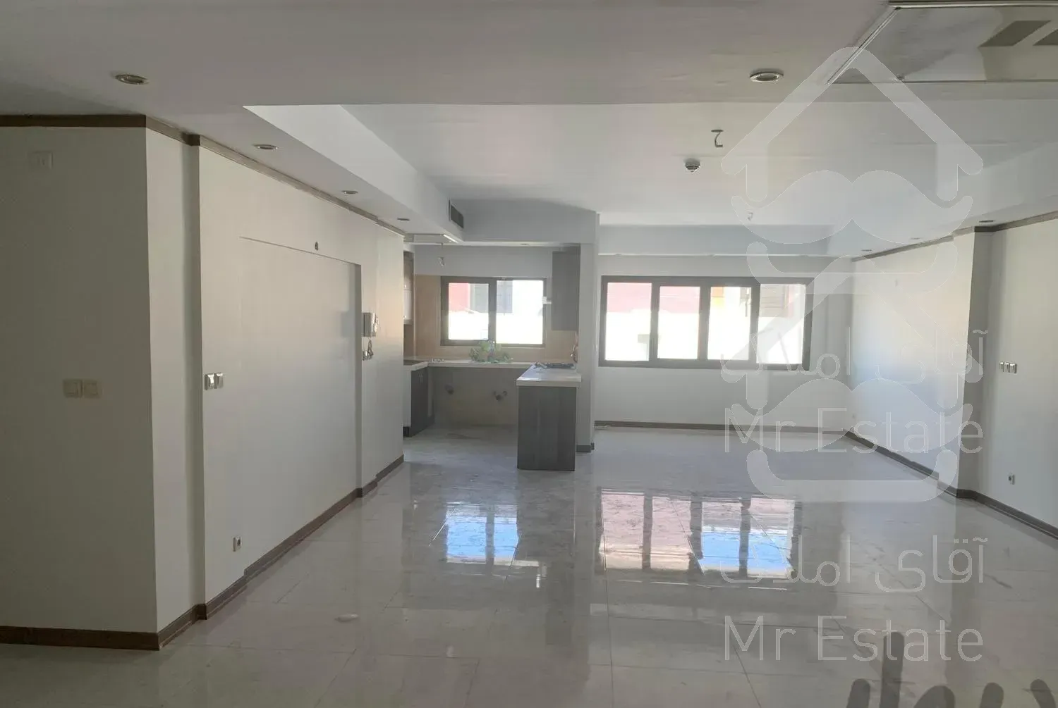 برج های زیبا آفتاب طبقه بیستم مستردار/ استخر