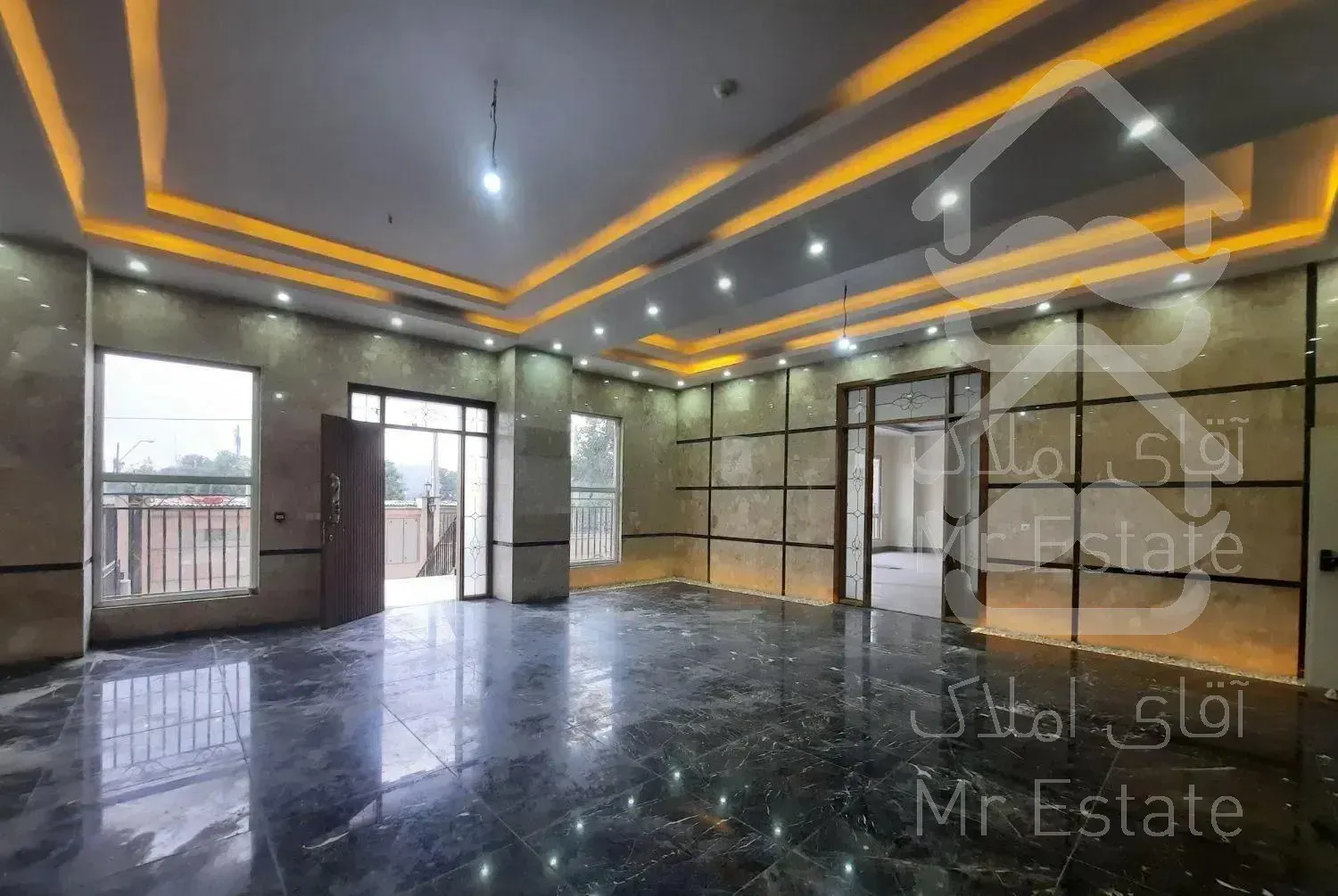 ۱۳۲ متر سه کله نیاوران‌ 'سفر'