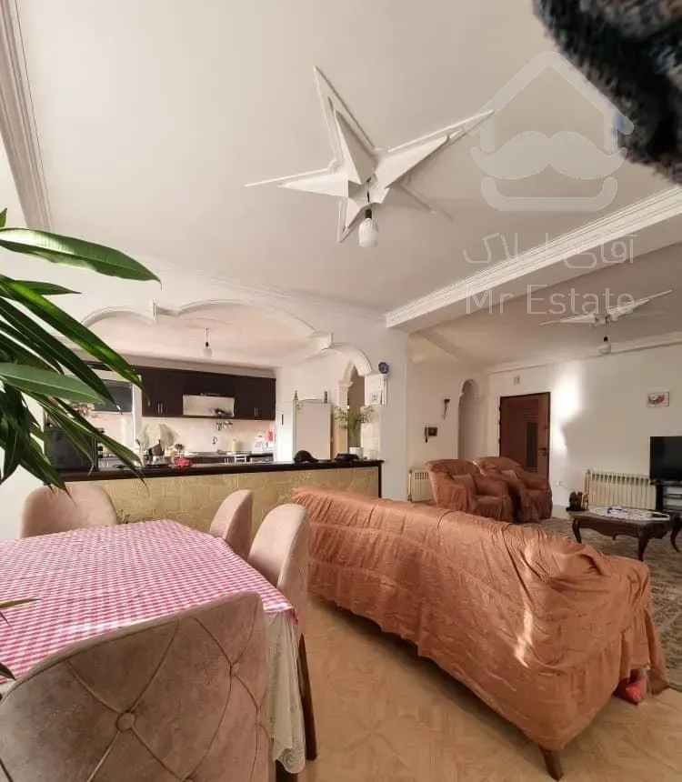 102 متری / خوش نقشه / نورگیر / تراس