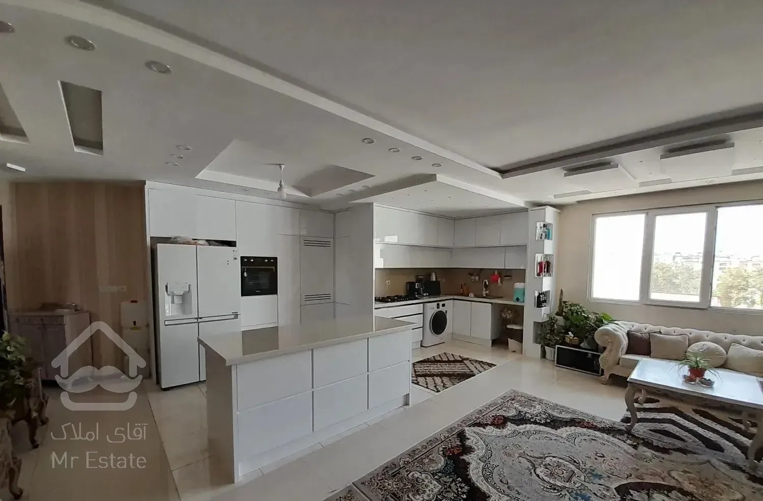 آپارتمان ۱۳۲ متری / بلوار گلستان / شیک و خوش نقشه