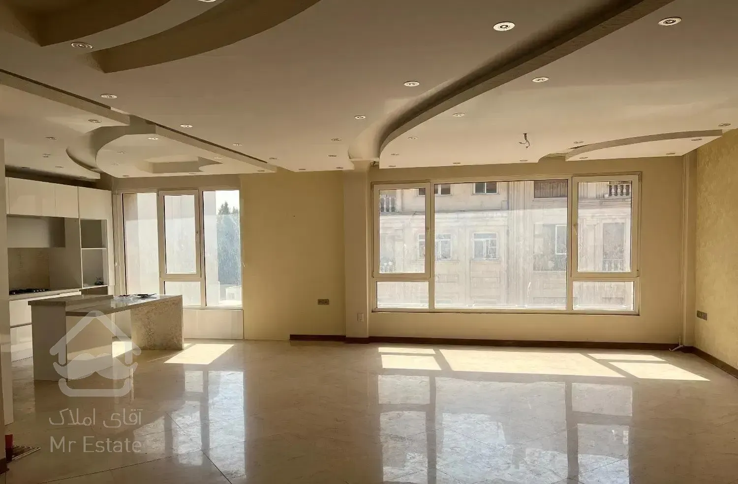 ۱۷۵ متر دو پارکینگ /۲۰متر حیاط خلوط اختصاصی